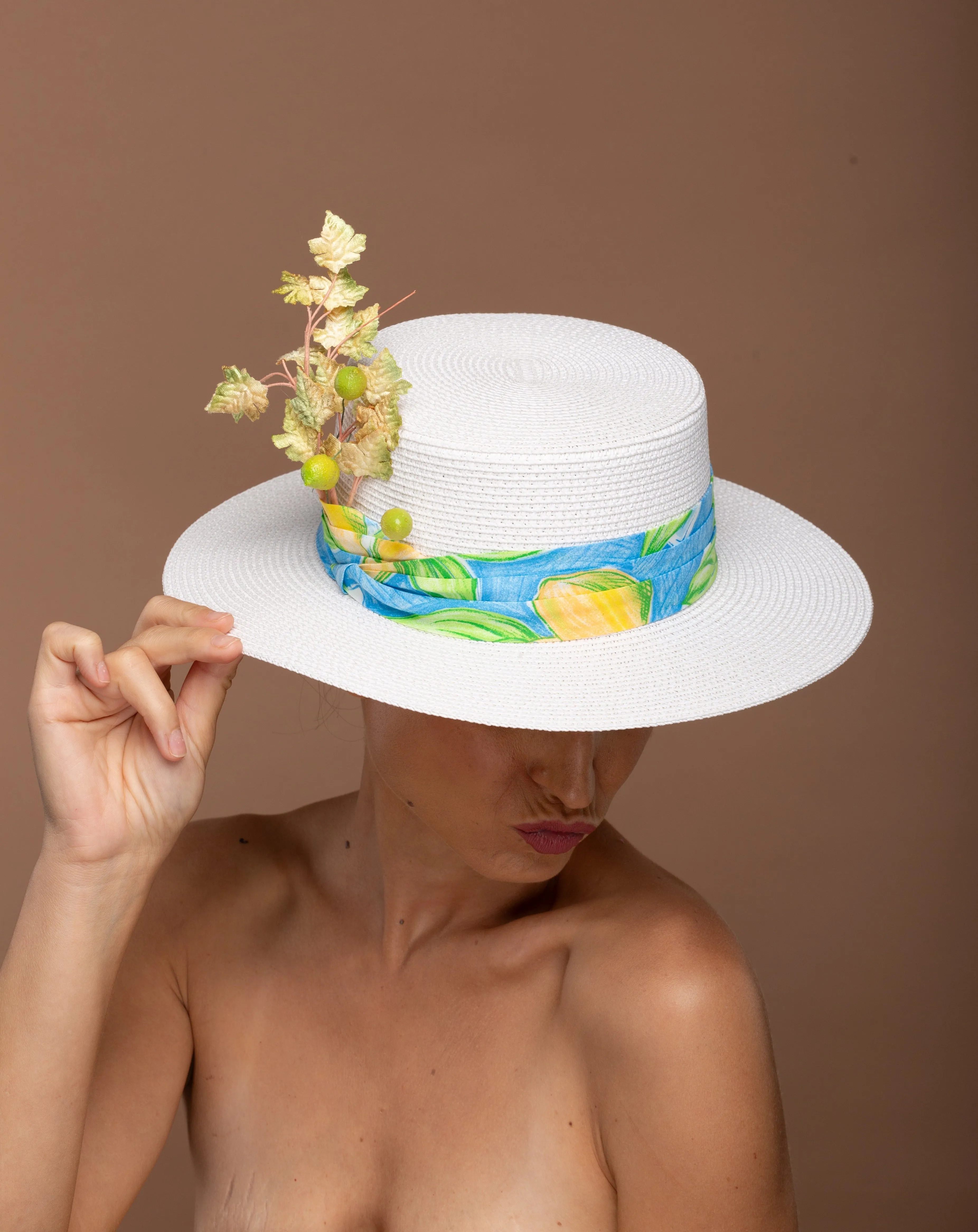 White Hat With Lemon And Mint Leaves (Mojito)